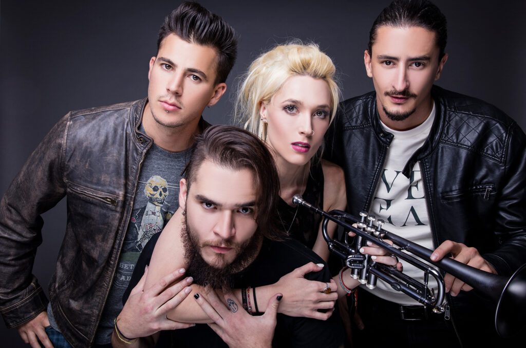 Jenny and the Mexicats y Javier Solo, juntos por primera vez La Magazine